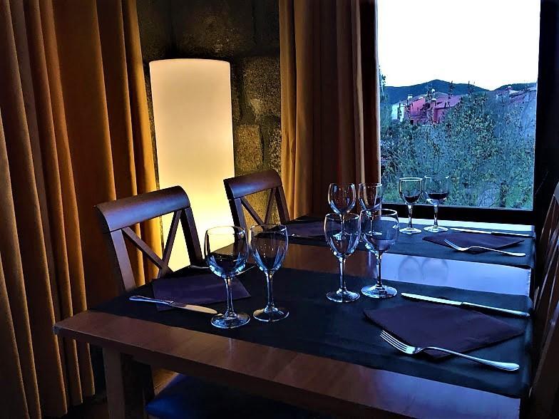 Hotel La Fonda Dels Pirineus Macanet De Cabrenys Bagian luar foto