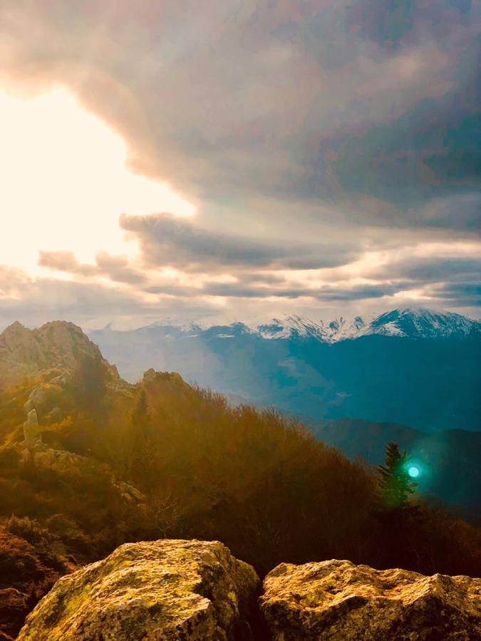 Hotel La Fonda Dels Pirineus Macanet De Cabrenys Bagian luar foto