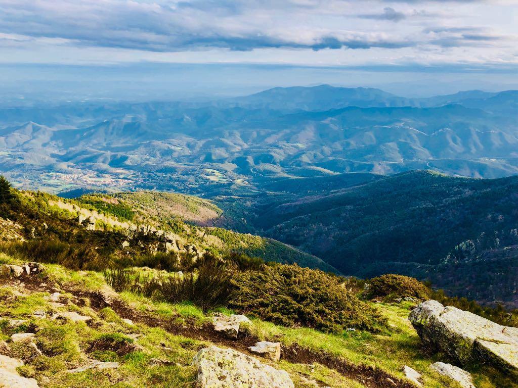 Hotel La Fonda Dels Pirineus Macanet De Cabrenys Bagian luar foto